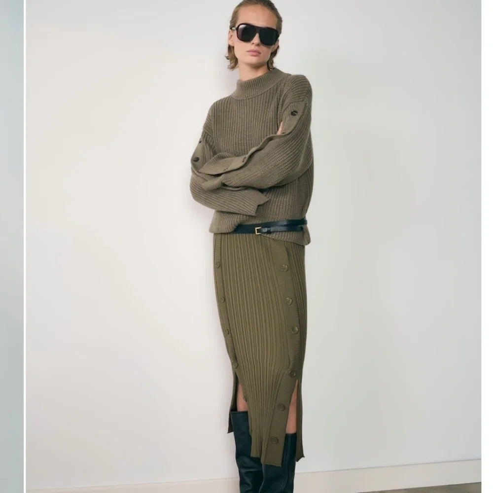 NEW MNG by MANGO olive button detail skirt, L, P 1405 - Picture 2 of 8